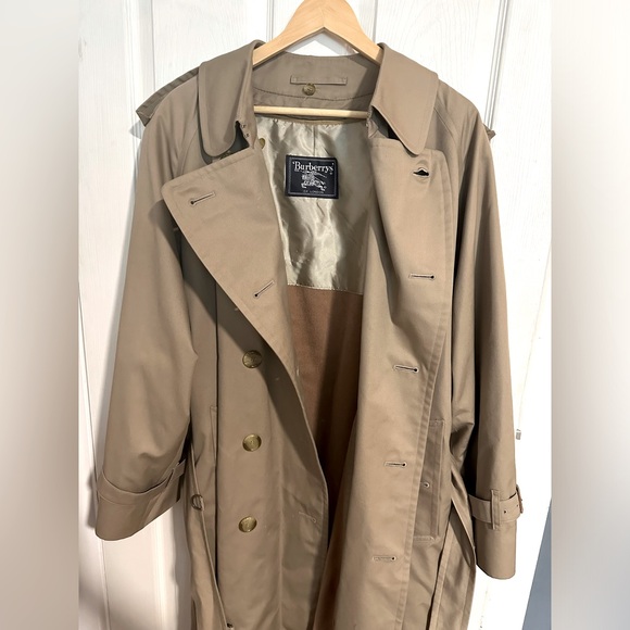 Vintage Burberrys’ of London Tan Trench Coat. LG Removable wool liner. LIKE NEW! - Picture 1 of 8